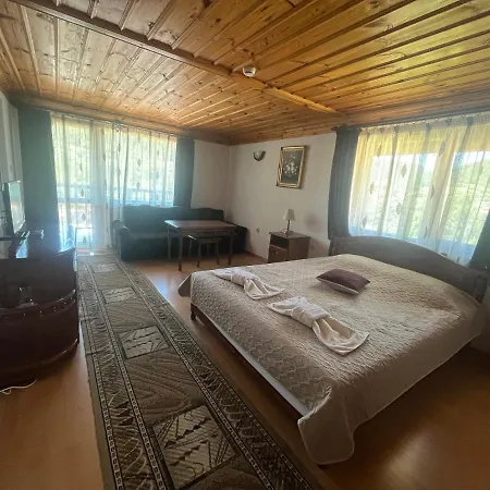 Комплекс Родопски Рай Smilyan (Smolyan)