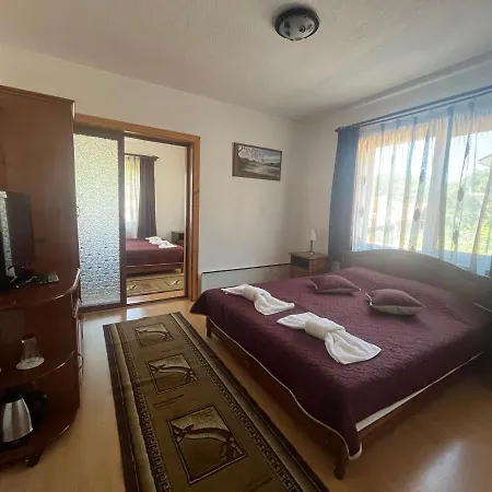 Комплекс Родопски Рай Guest house Smilyan (Smolyan)